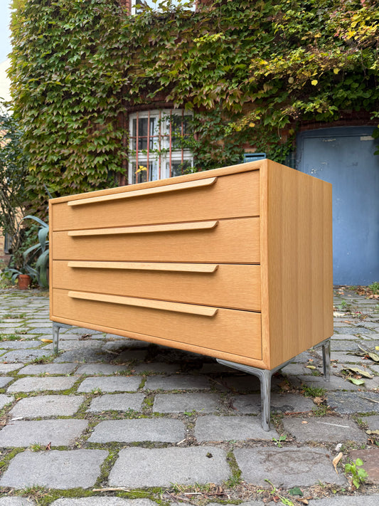 Kommode Eiche mit neuen Chromfüßen von WK Möbel