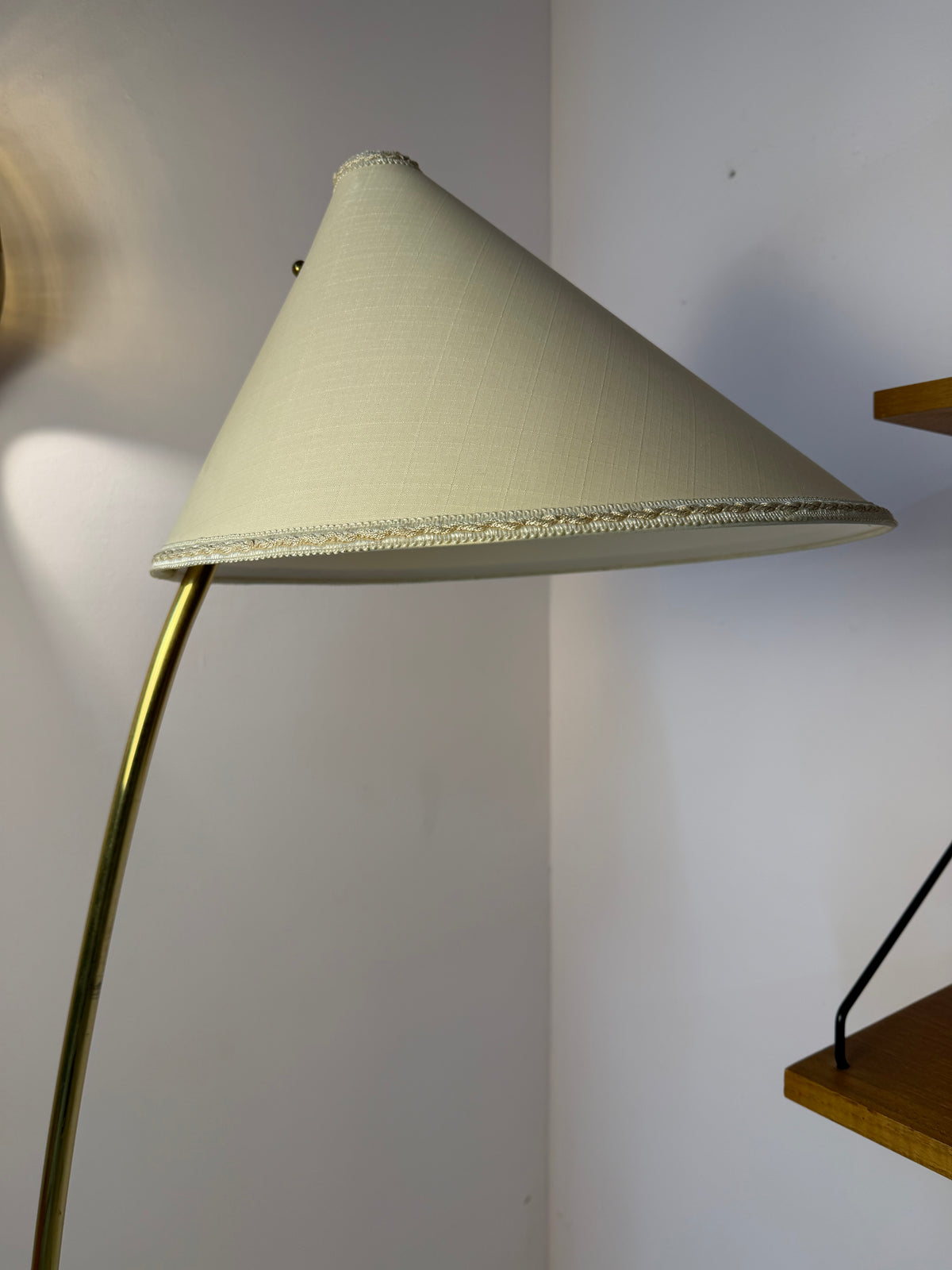 Stehlampe mit Marmorfuß & original Schirm von Rupert Nikoll