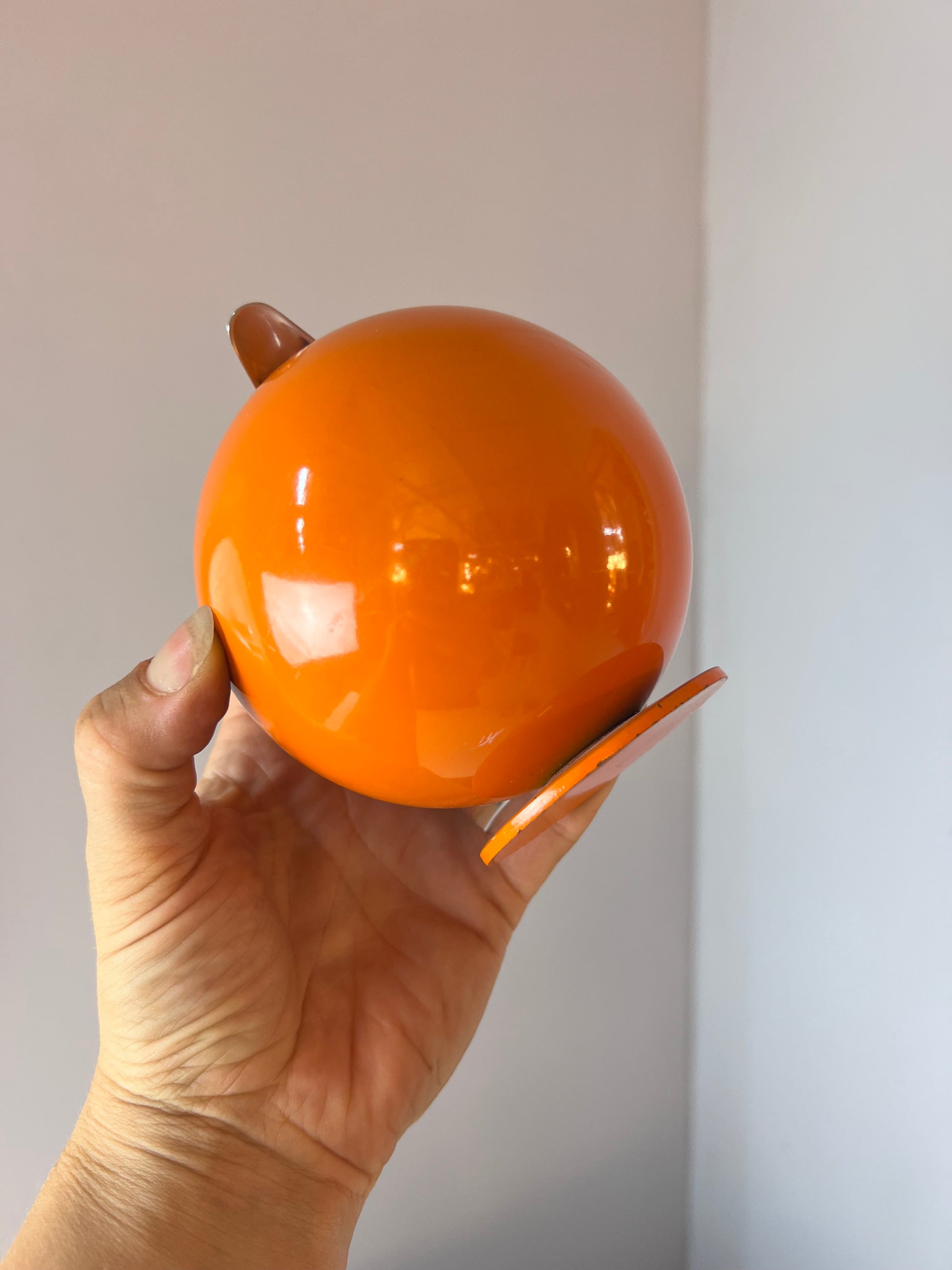 Kugelaschenbecher orange Chrom von Quist