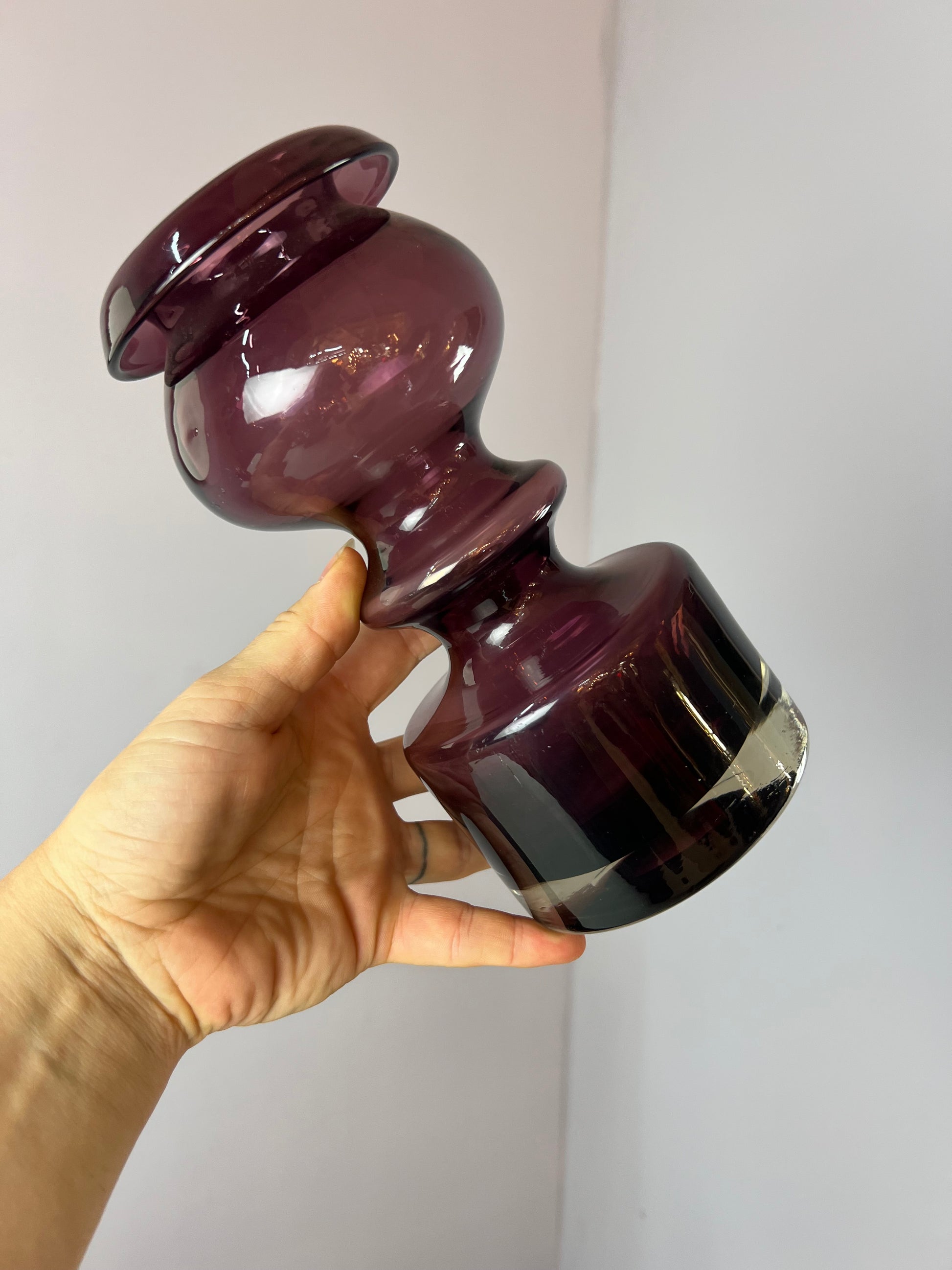 Antik Vase Pompadour weinrot von Nanny Still für Riihimäen Lasi