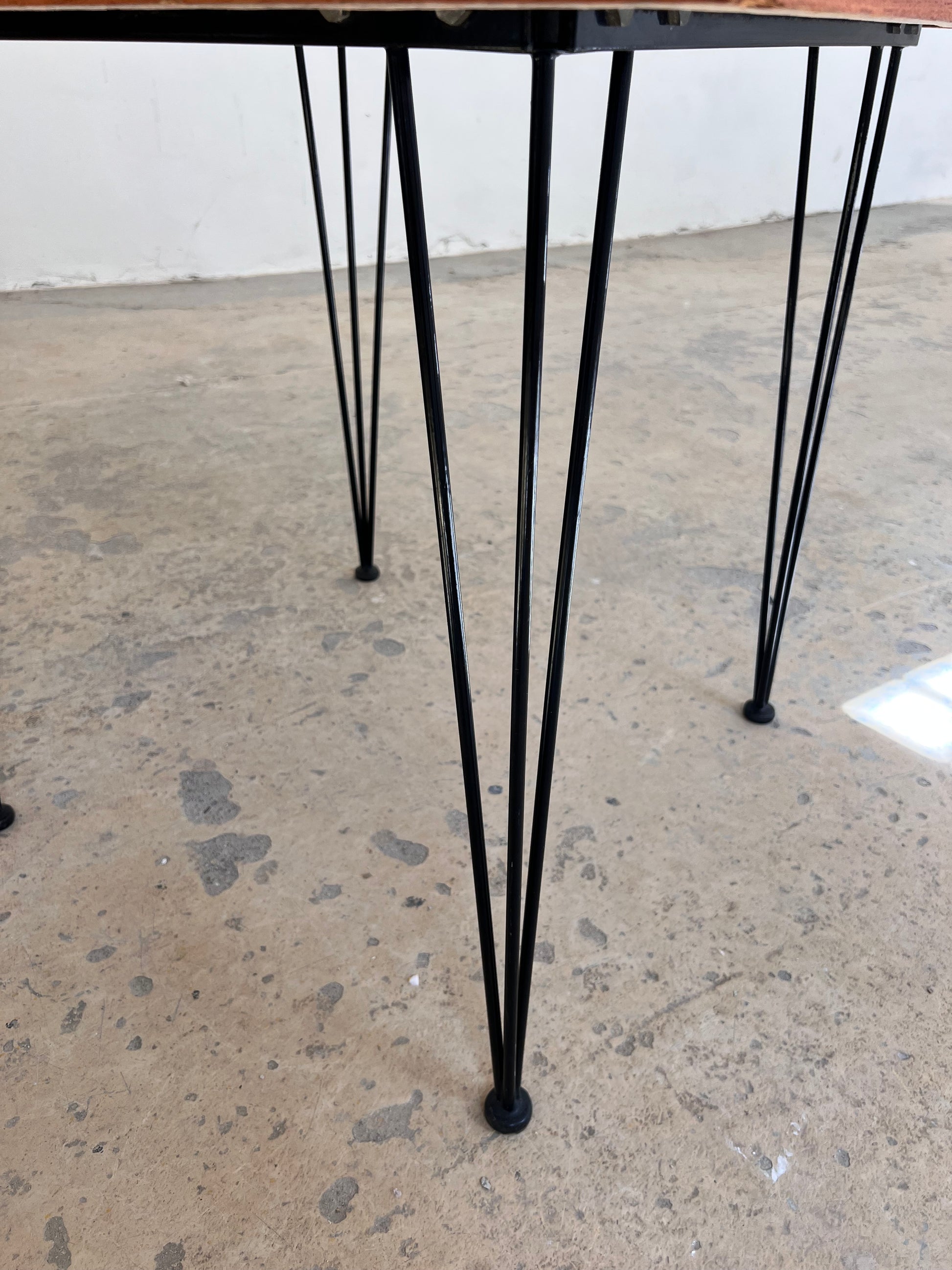 Quadratischer Esstisch Teak mit original Hairpinlegs