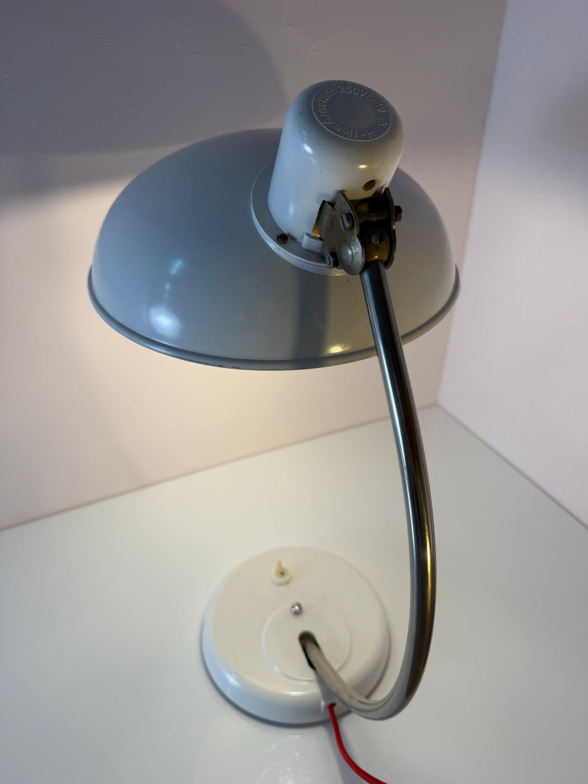 Schreibtischlampe weiß Metall von Helion - VEB Leuchtenbau Arnstadt