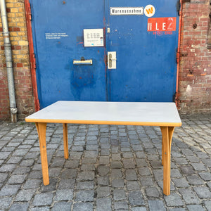 Esstisch mit Linoleum-Platte hellgrau Buche