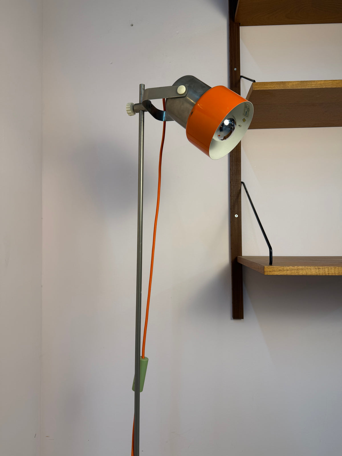 Stehlampe orange Chrom von AKA Werke