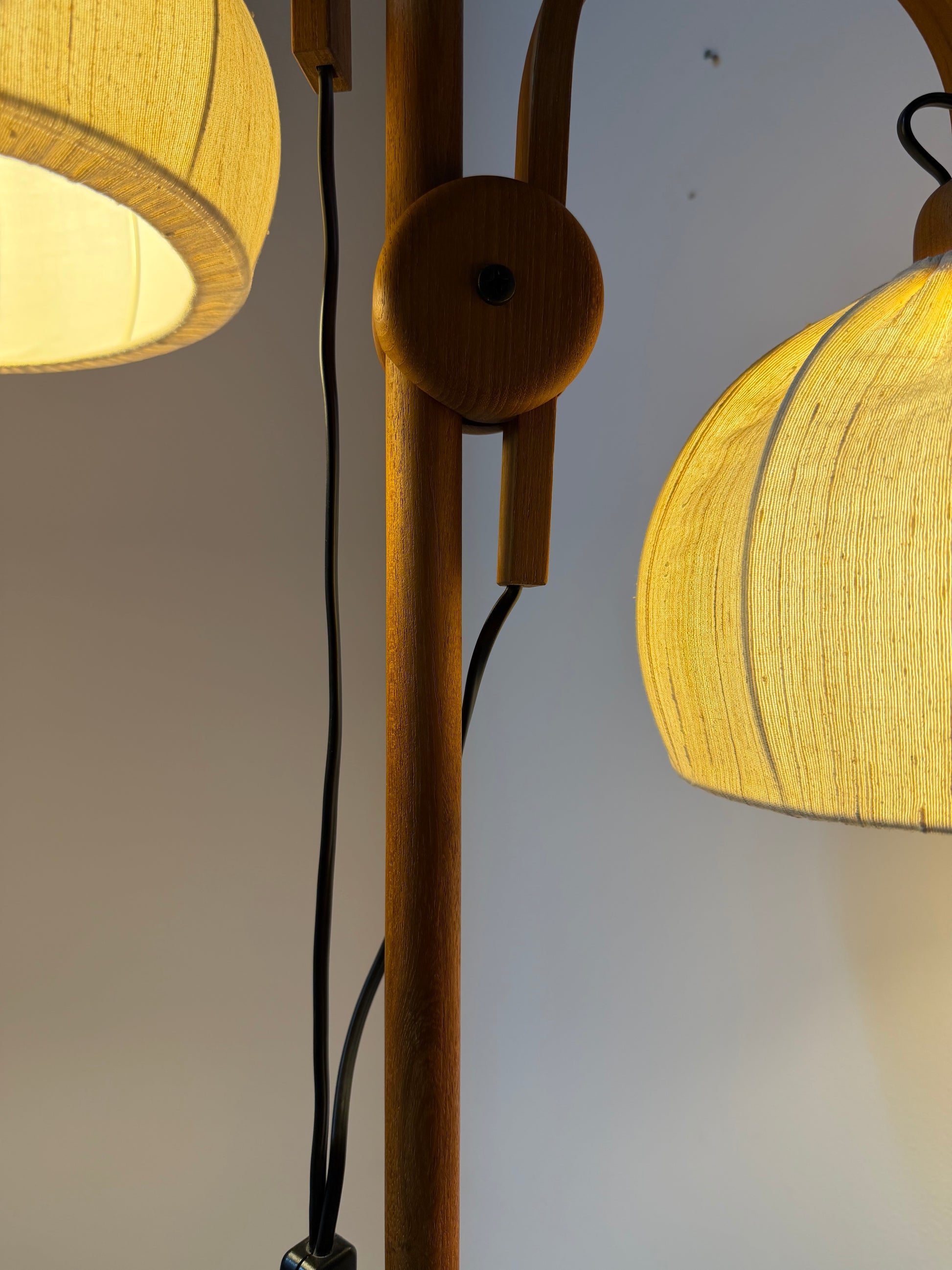 Stehlampe Maiglöckchen von Domus Teak und Rohseide