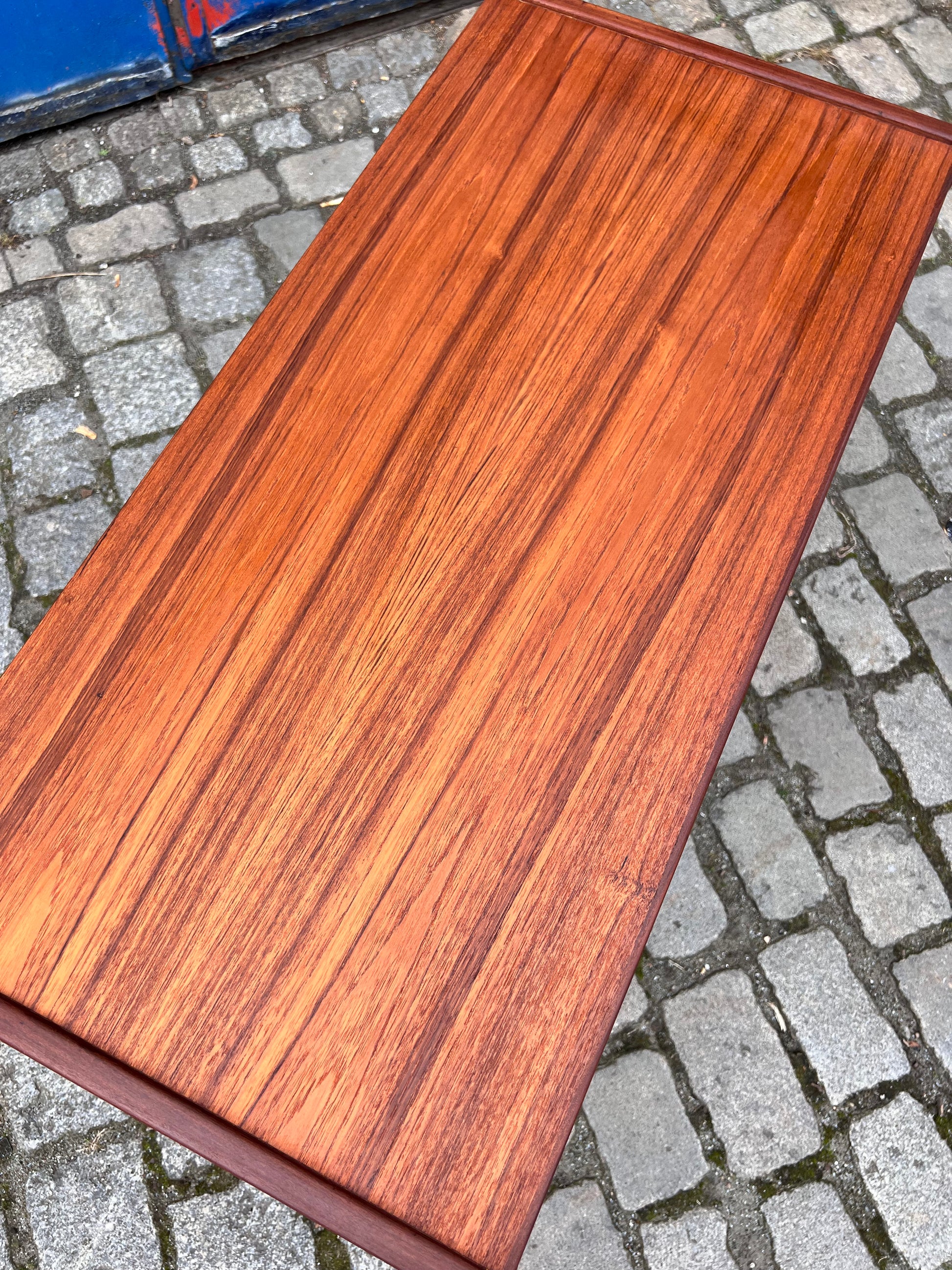 Flache Kommode Teak aus Dänemark