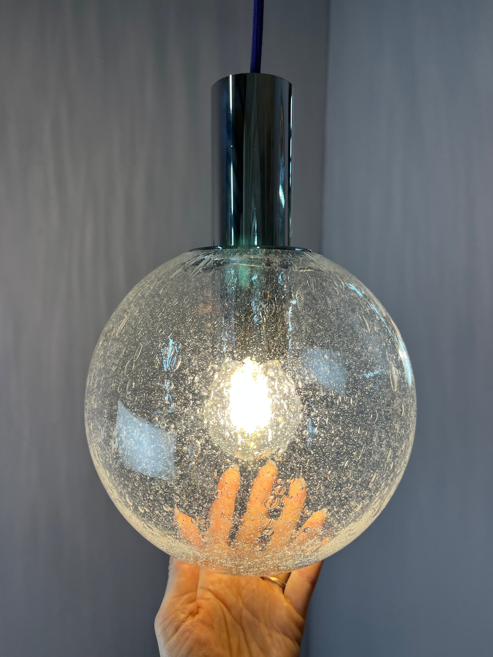 Hängelampe Größe S Einschlussglas Chrom von Doria