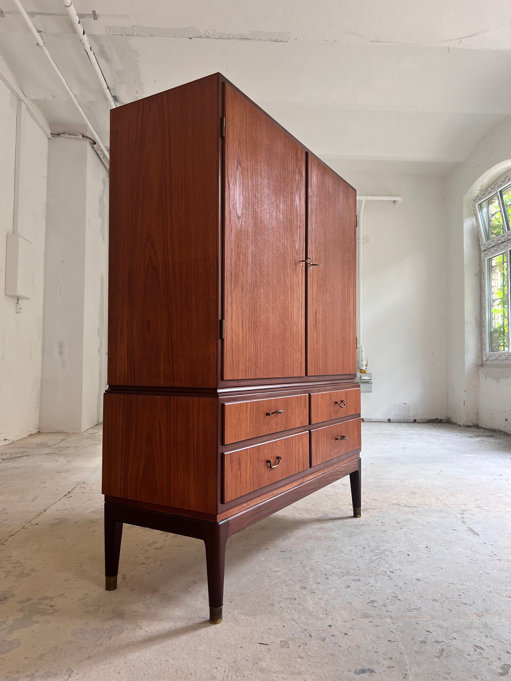 Büroschrank Teak mit Schloss aus Dänemark
