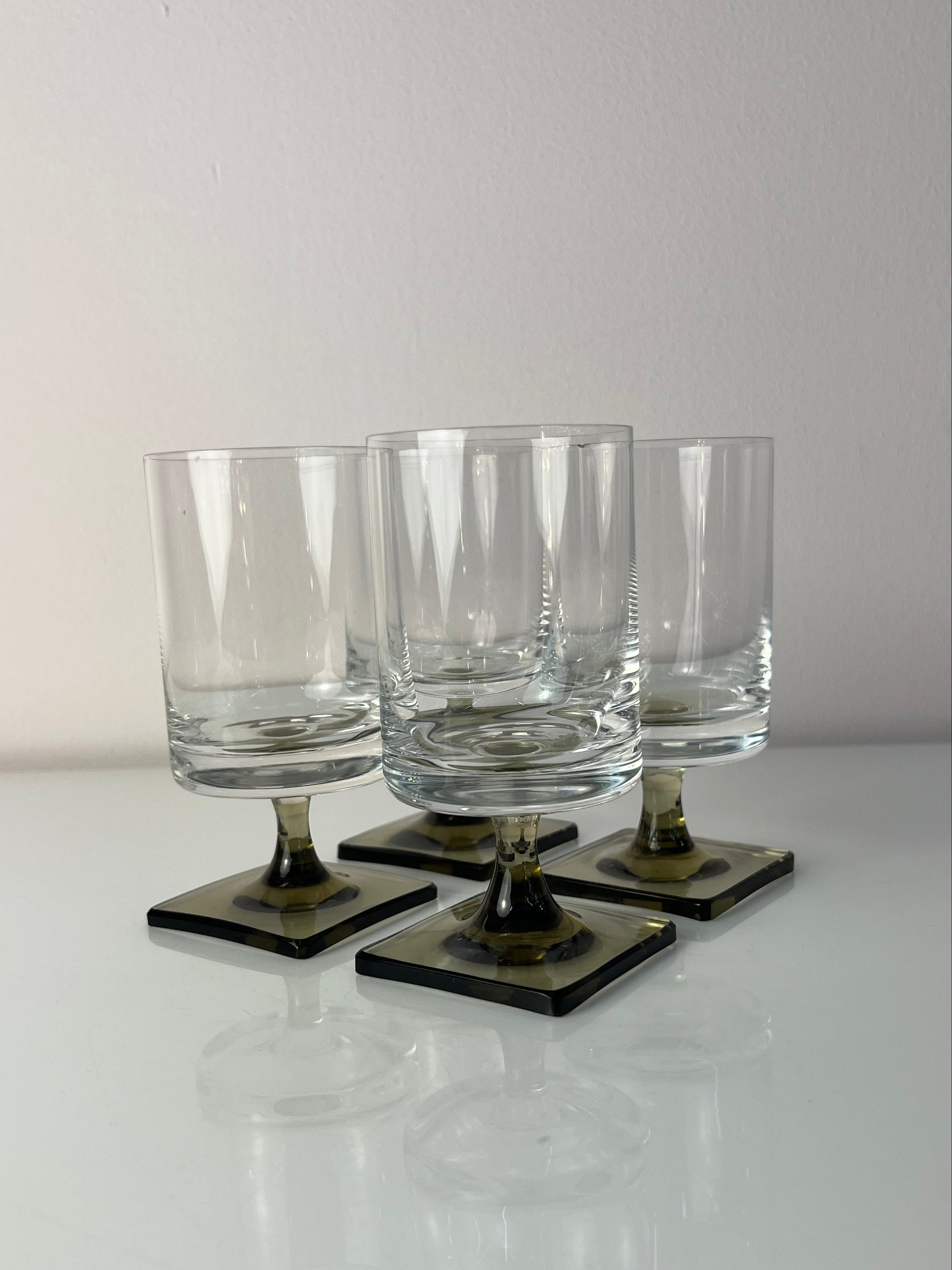 Set: 4x Weinglas Modell Berlin mit Rauchfuß von Georg Jensen für Rosenthal