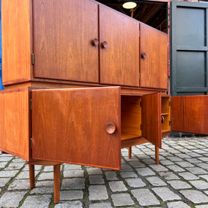 Highboard Teak mit runden Griffen