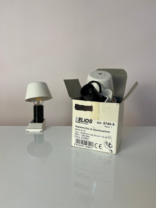 Klemmlampe weiß mit Metallschirm von Elios
