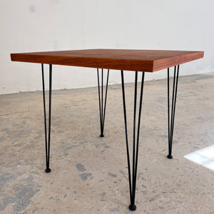 Quadratischer Esstisch Teak mit original Hairpinlegs