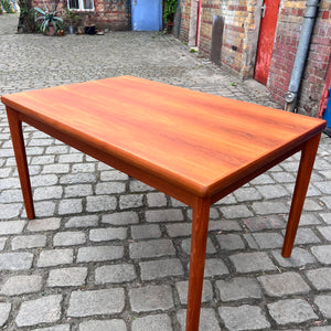 Ausziebarer Esstisch Teak von Henning Kjearnulf