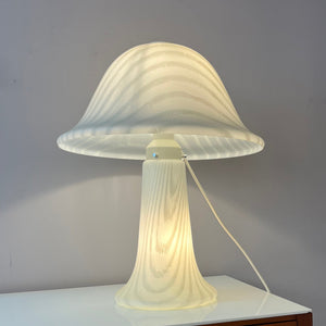Pilzlampe weiß mit Zebramuster von Peill & Putzler