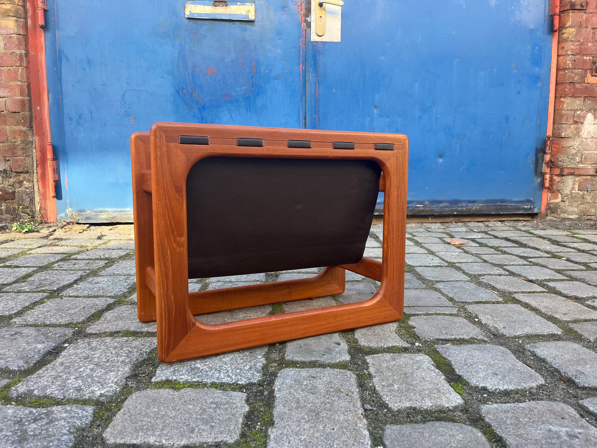 Zeitungsständer Teak Echtleder mit einem Fach von Aksel Kjersgaard für Salin Møbler