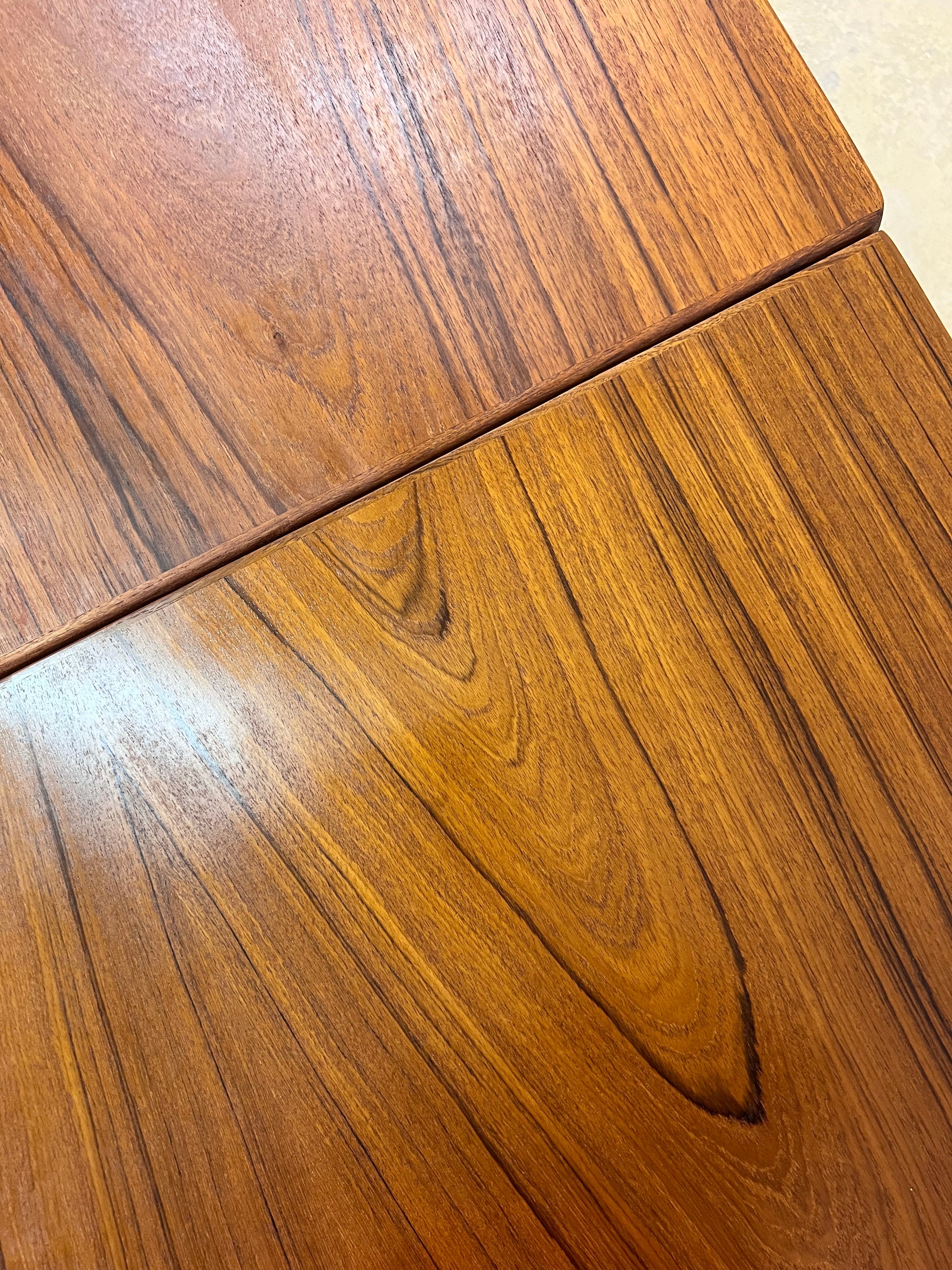 Ausziehbarer Esstisch Teak von Henning Kjærnulf