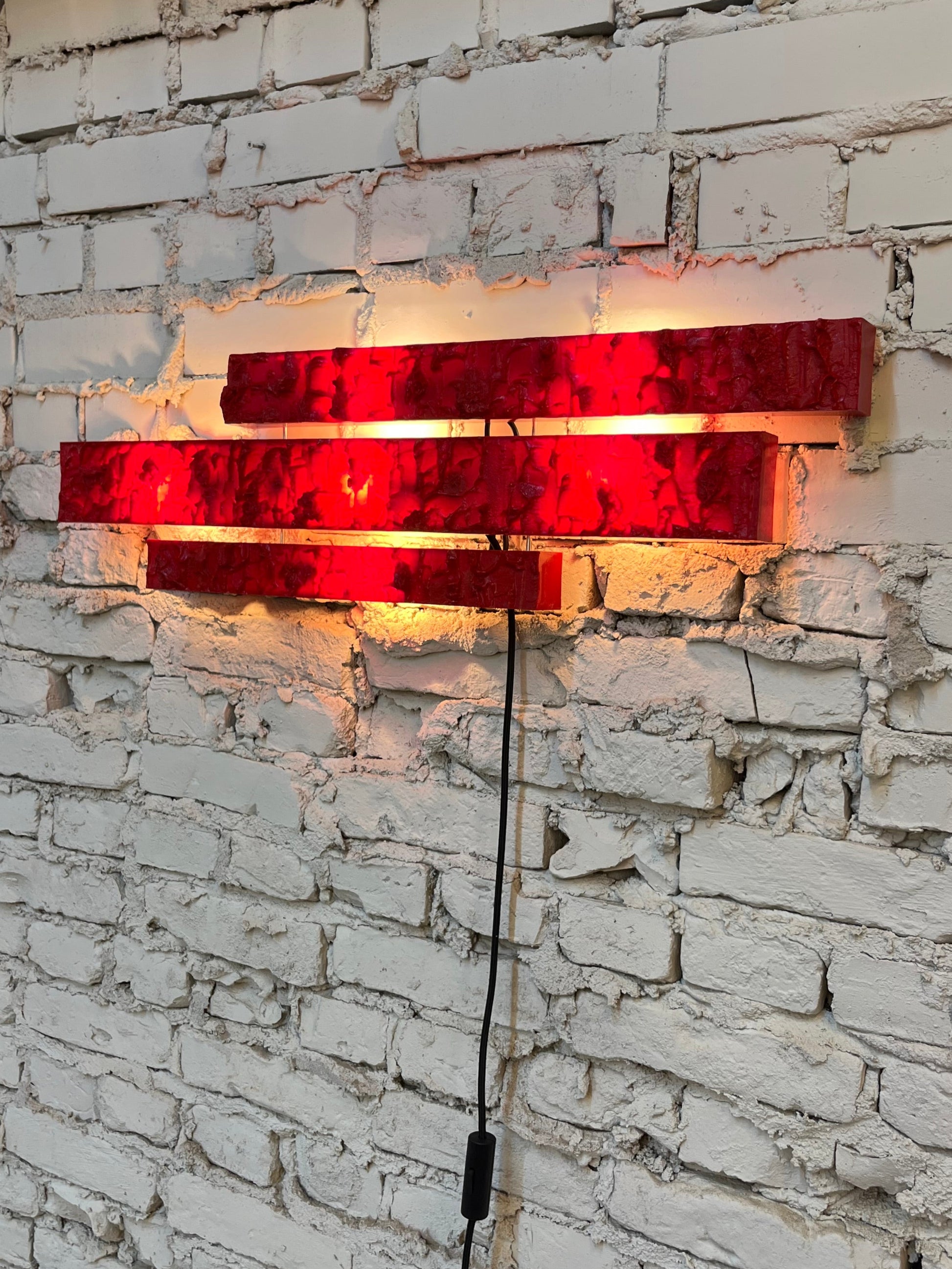 Wandlampe rot von Uwe Mersch