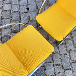 Freischwinger „Lens“ senfgelb Cord & Chrom von Giovanni Offredi für Saporiti Italia