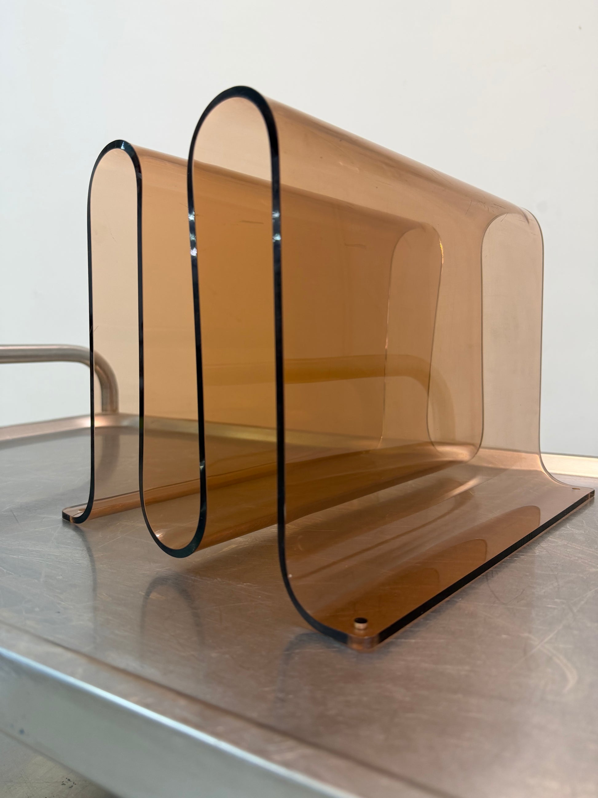 Zeitschriftenständer hellbraun Plexiglas