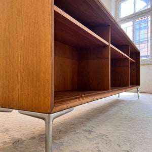 Sideboard Regal Nussbaum mit neuen Chromfüßen