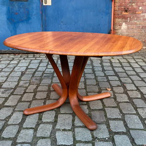 Ovaler ausziehbarer Esstisch Teak von Snedkergaarden