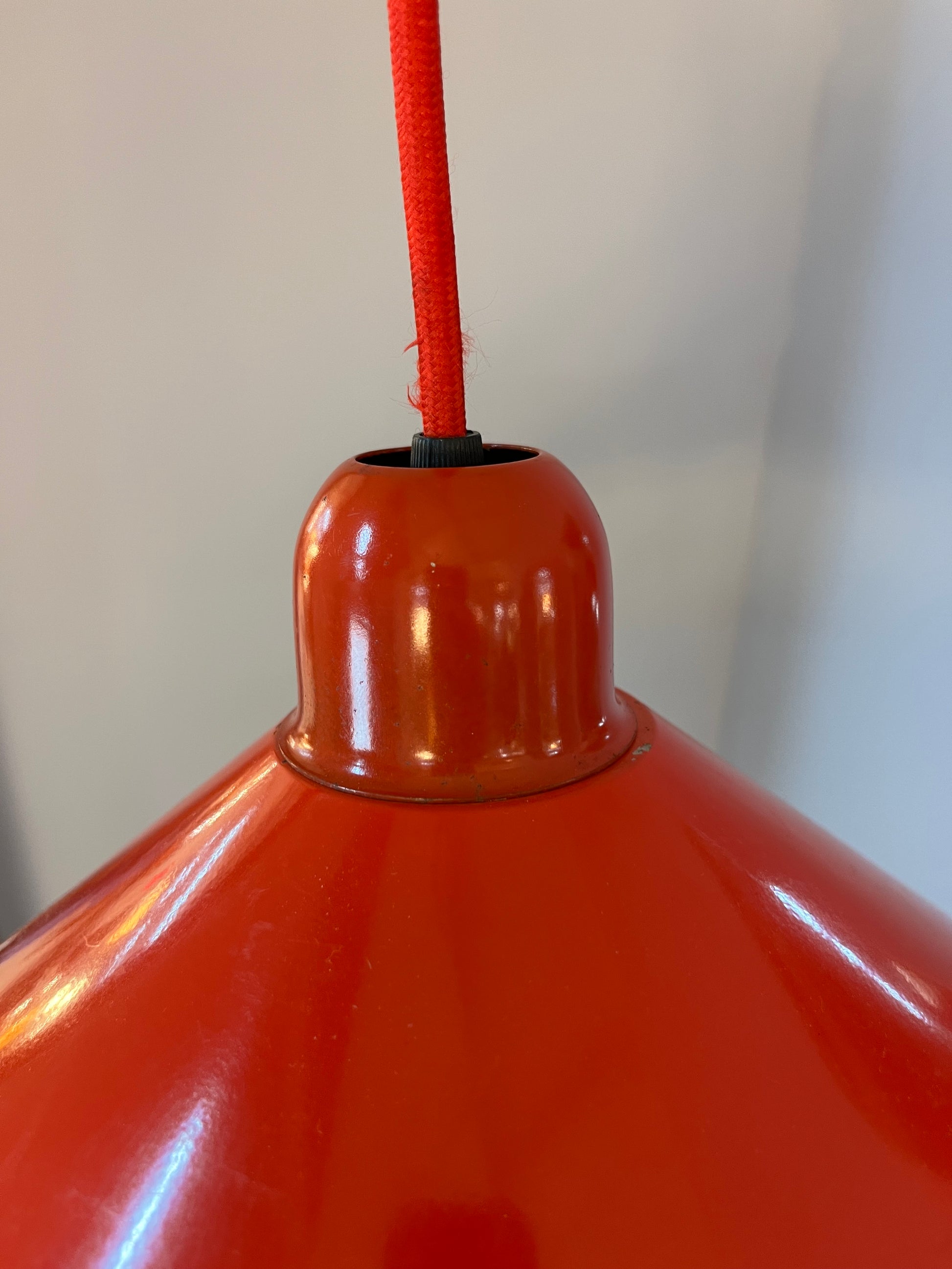 Hängelampe rot Metall aus Dänemark