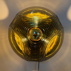 Große Wandlampe Futura Rauchglas Messing von Koch & Lowy für Peill & Putzler