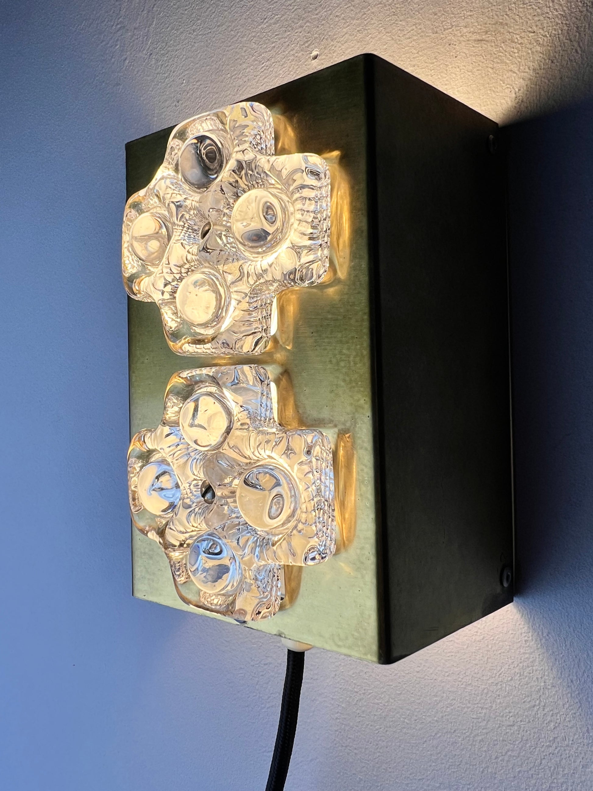 Wandlampe Eisglas & Messing