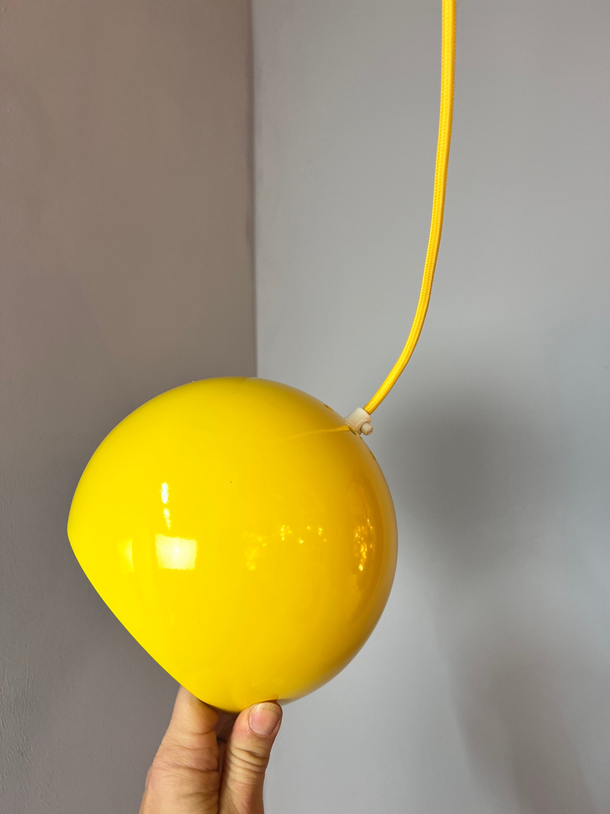 Kugellampe gelb aus Dänemark