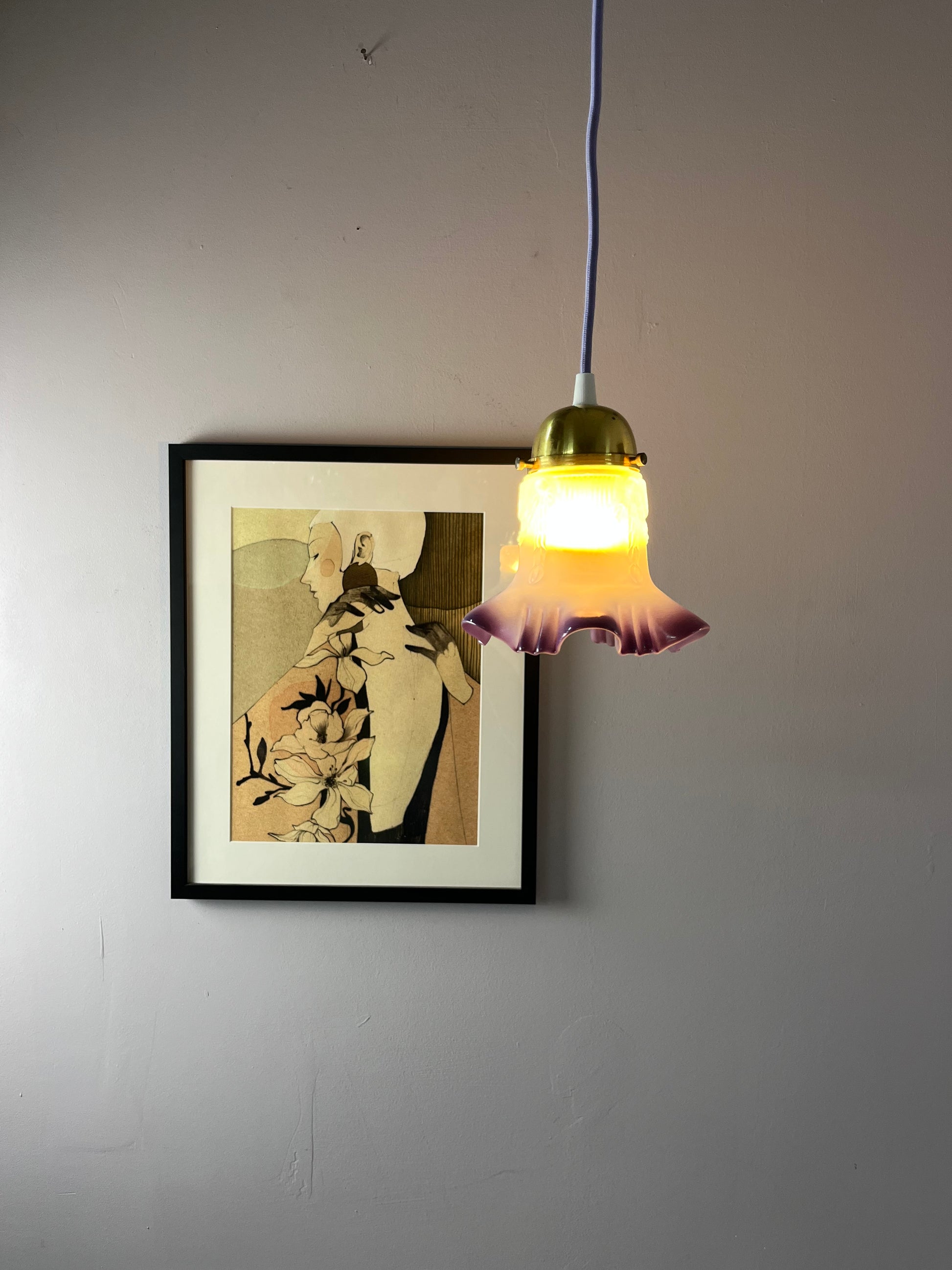 Hängelampe Blume lila Glas Messing