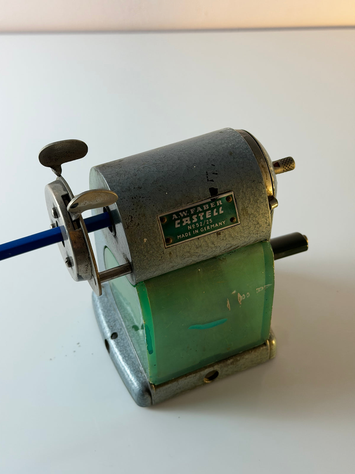 Spitzmaschine / Anspitzer No. 52/25 von A.W. Faber-Castell