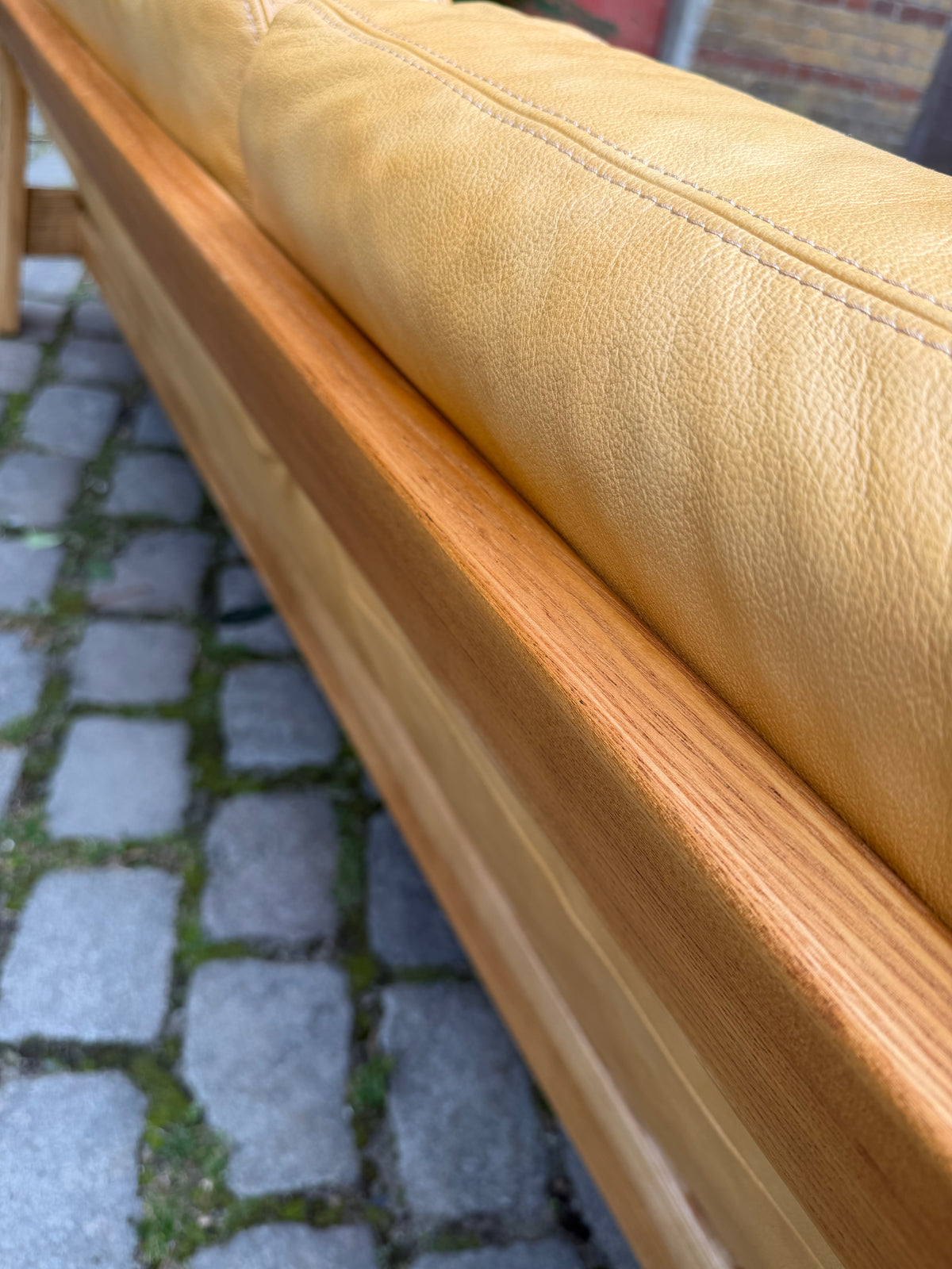 3-Sitzer Sofa gelb Echtleder Holz von Rolf Benz