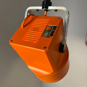 Strahler Unispot orange neu lackiert von Louis Poulsen