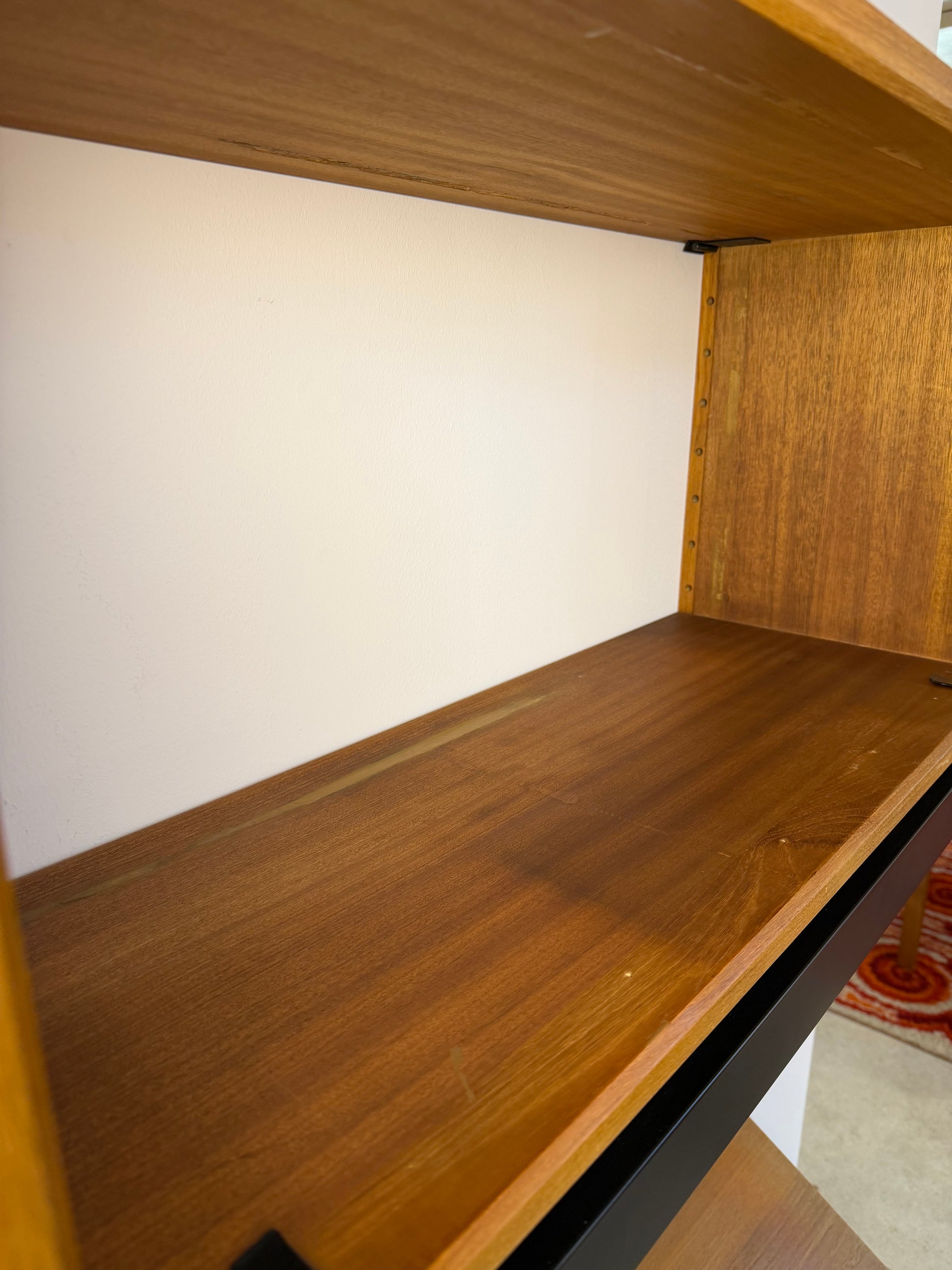 Wandregal Royal System Teak mit Lampe von Poul Cadovius