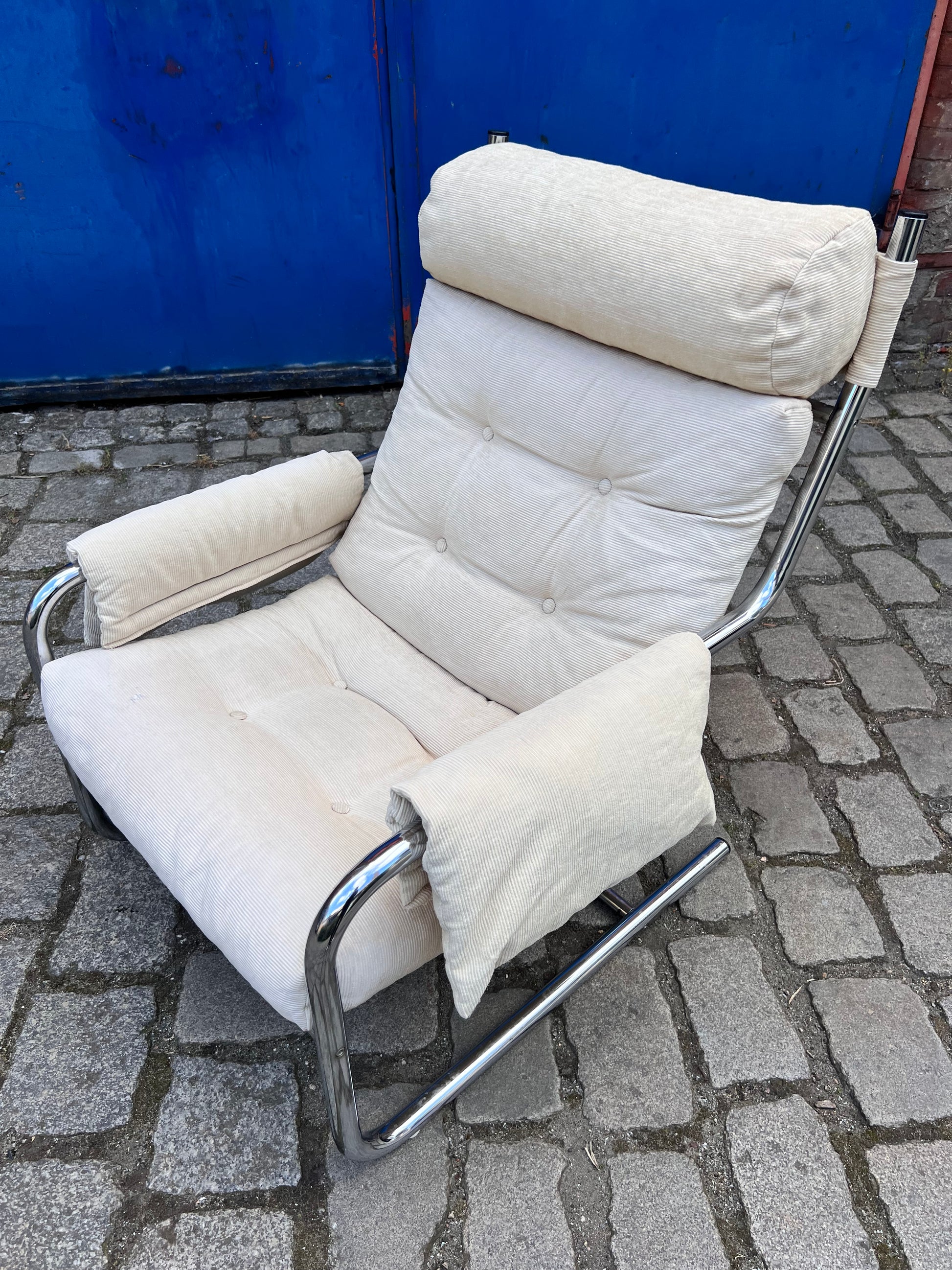 Sessel beige Kord Chromgestell