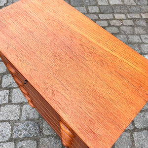 Kommode Teak mit Muschelgriffen aus Dänemark