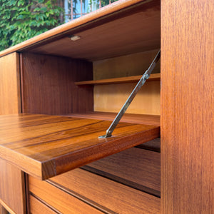 Highboard Teak mit Klappfach & Schiebetüren auf Dänemark
