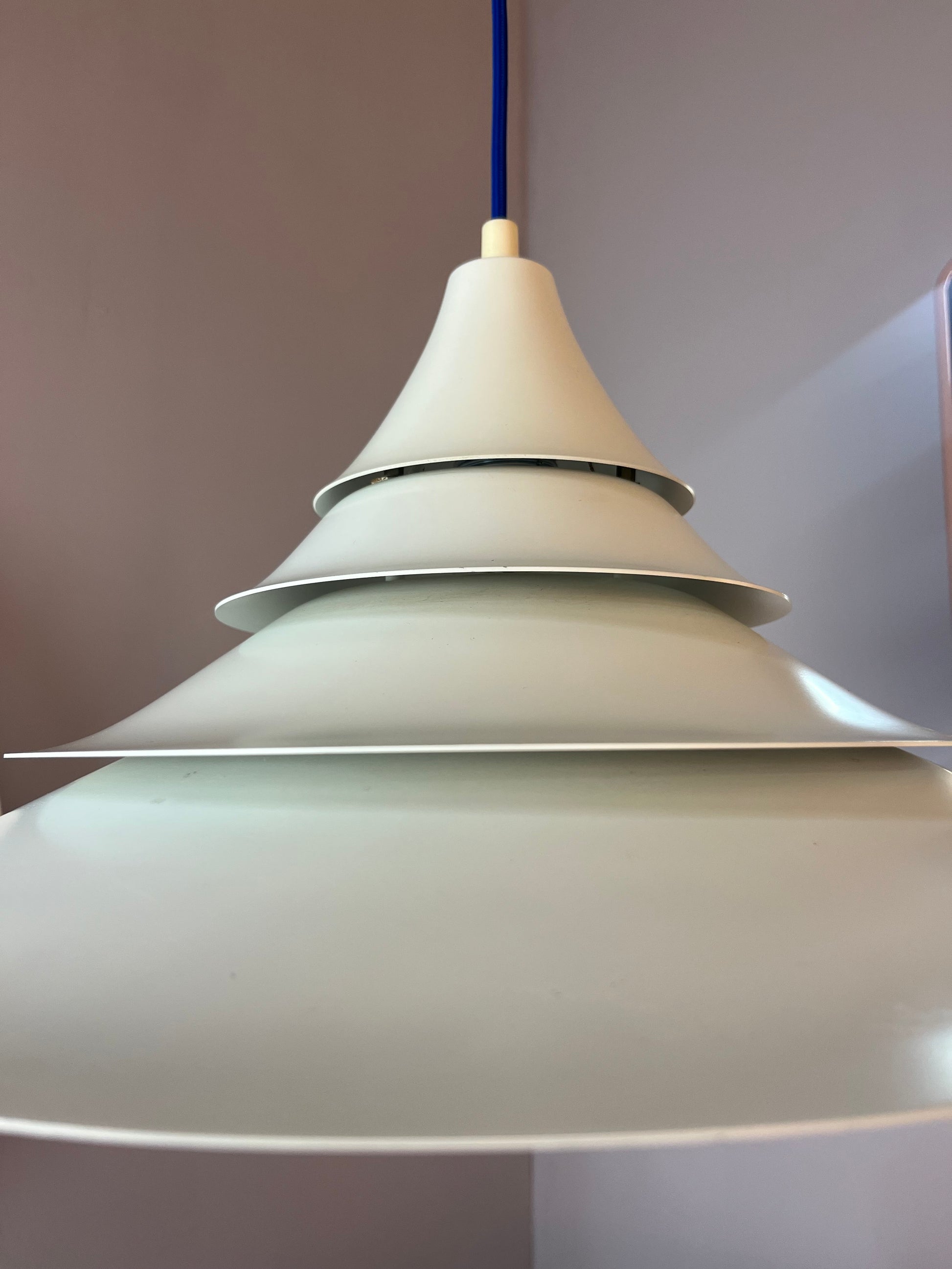 Hängelampe Pagode weiß von Ricardoni für Nordisk Solar