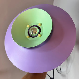 Tischlampe flieder pastell neu lackiert aus Dänemark
