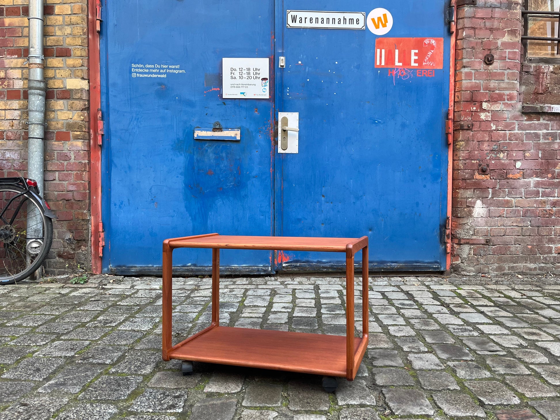 Couchtisch Teak mit Rollen von Korup
