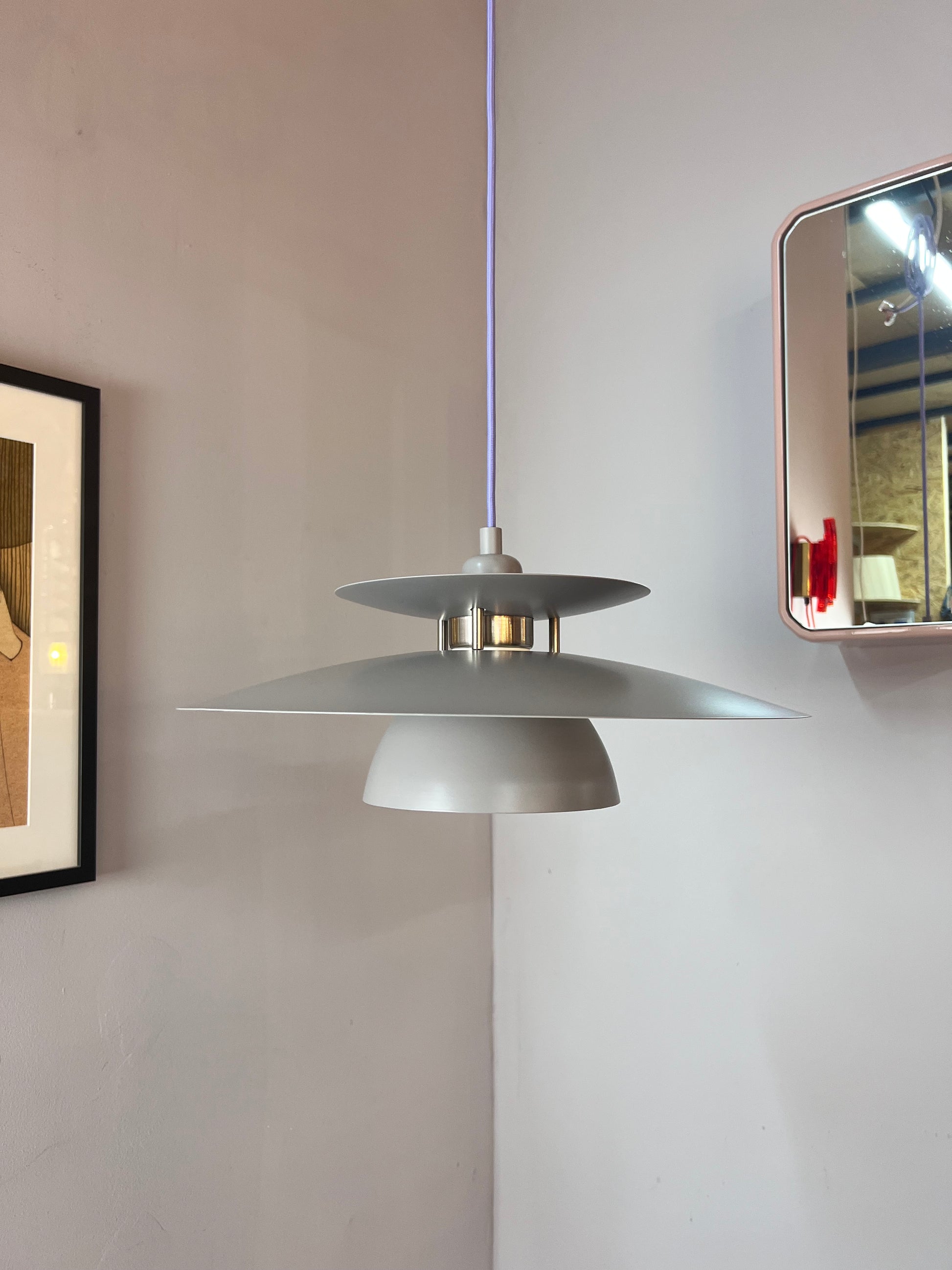 Lamellenlampe hellgrau aus Dänemark