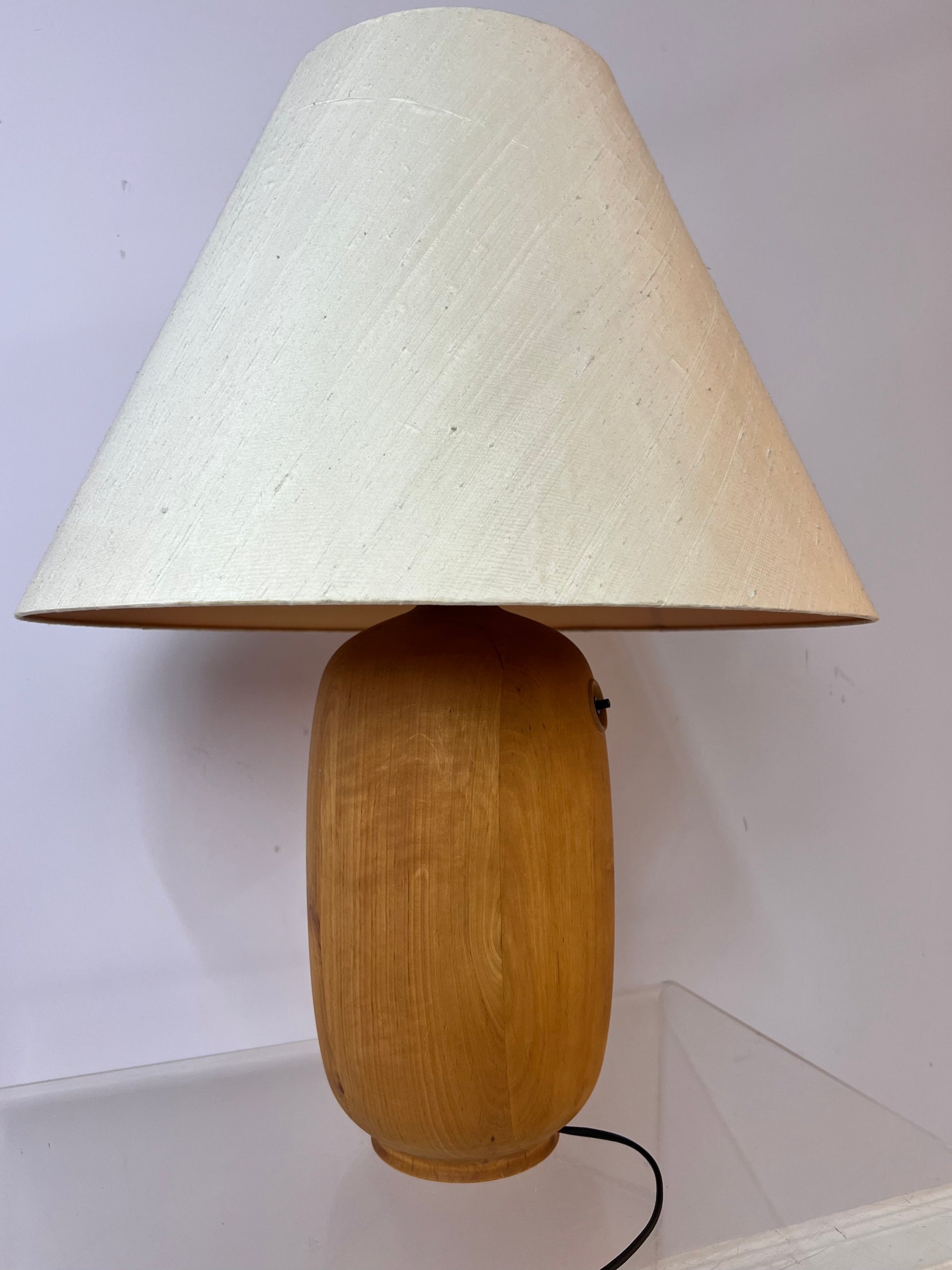 Tischlampe creme Massivholz von Dyrlund