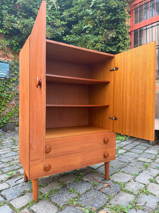 Schrank Teak mit runden Griffen aus Dänemark