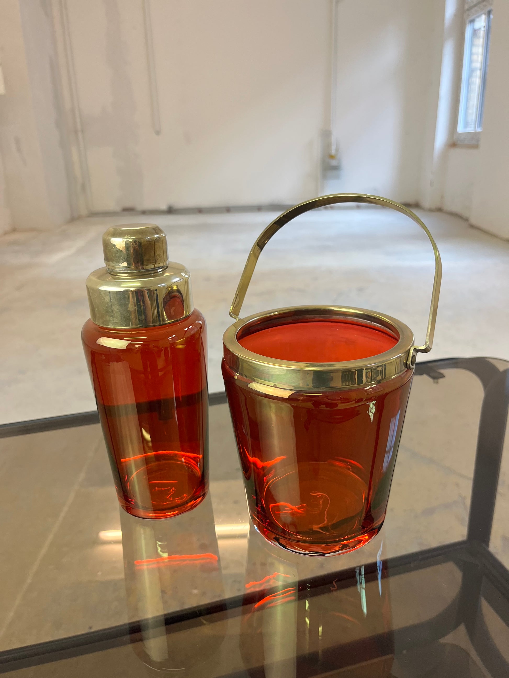 Set: Eiseimer & Cocktailshaker rot Glas Messing von Füger-Glas