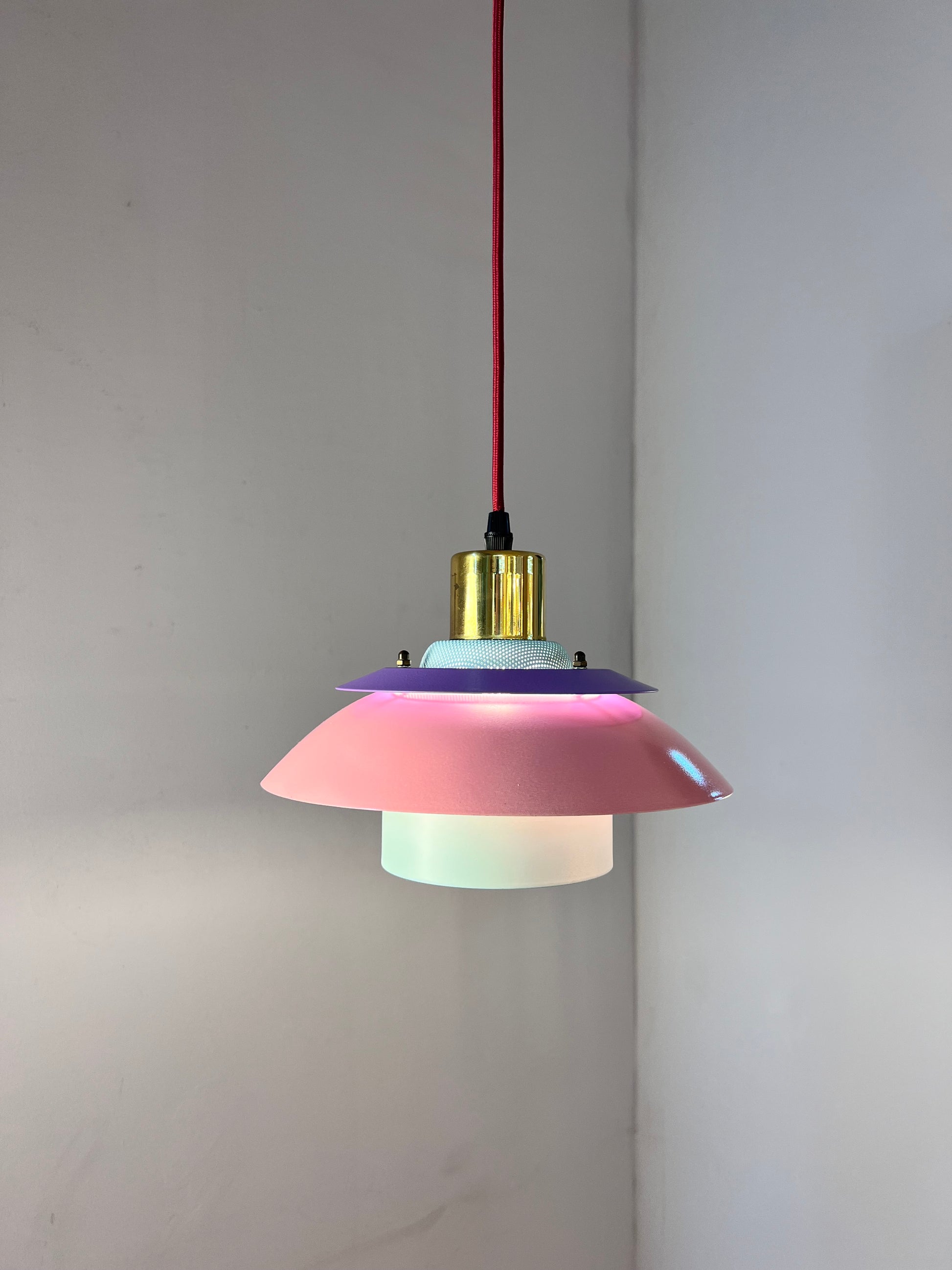 Lamellenlampe neu lackiert mint rosa lila aus Dänemark