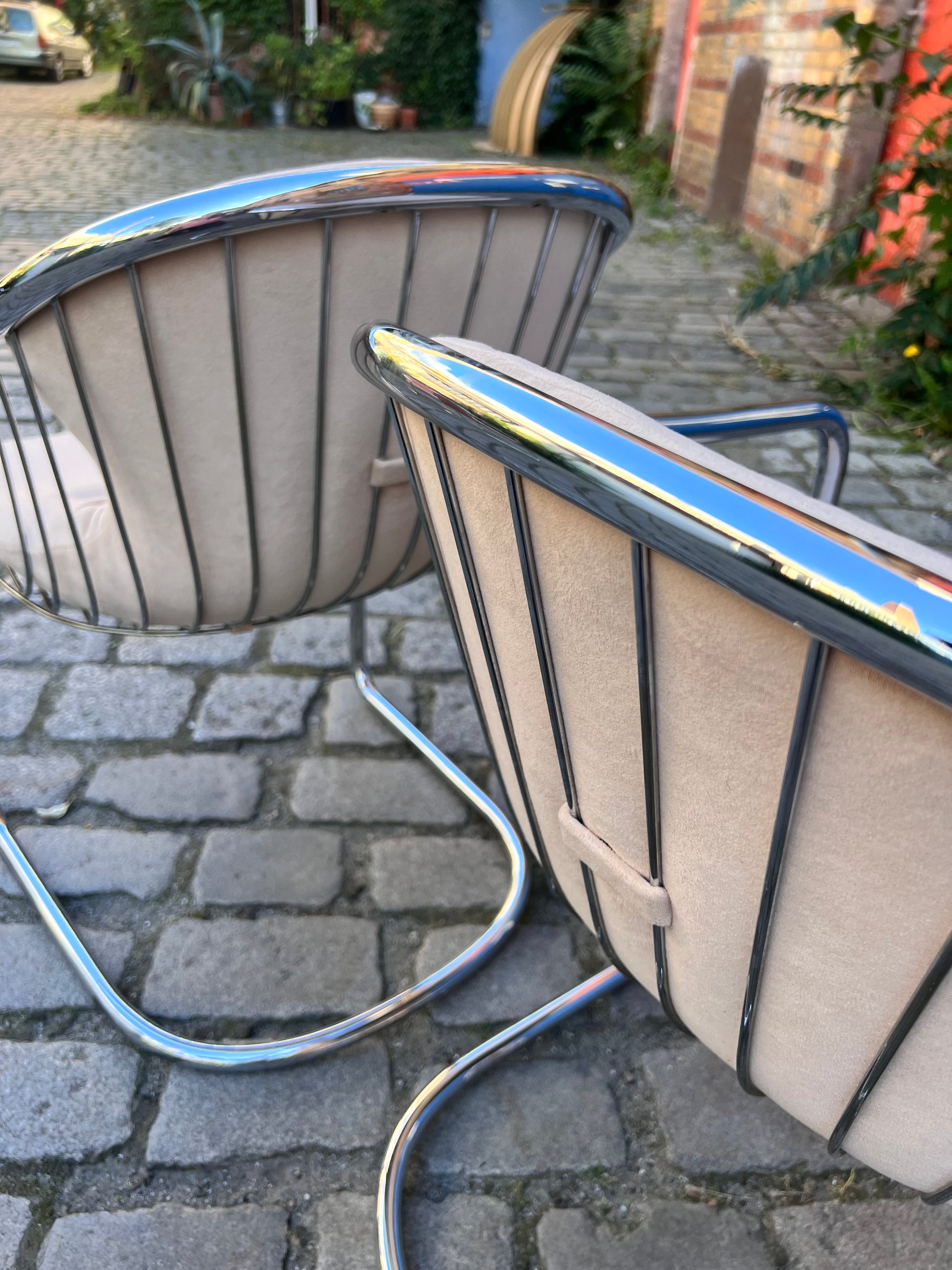 Set: 2x Freischwinger creme Chrom von Gastone Rinaldi - neu gepolstert