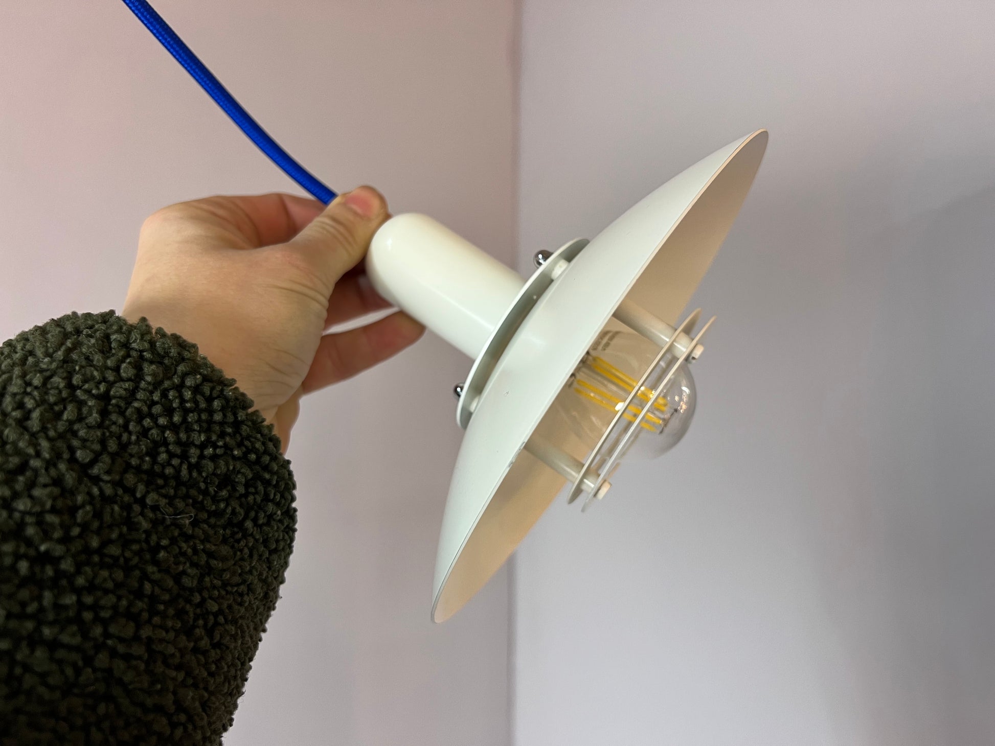 Kleine Lamellenlampe weiß aus Dänemark