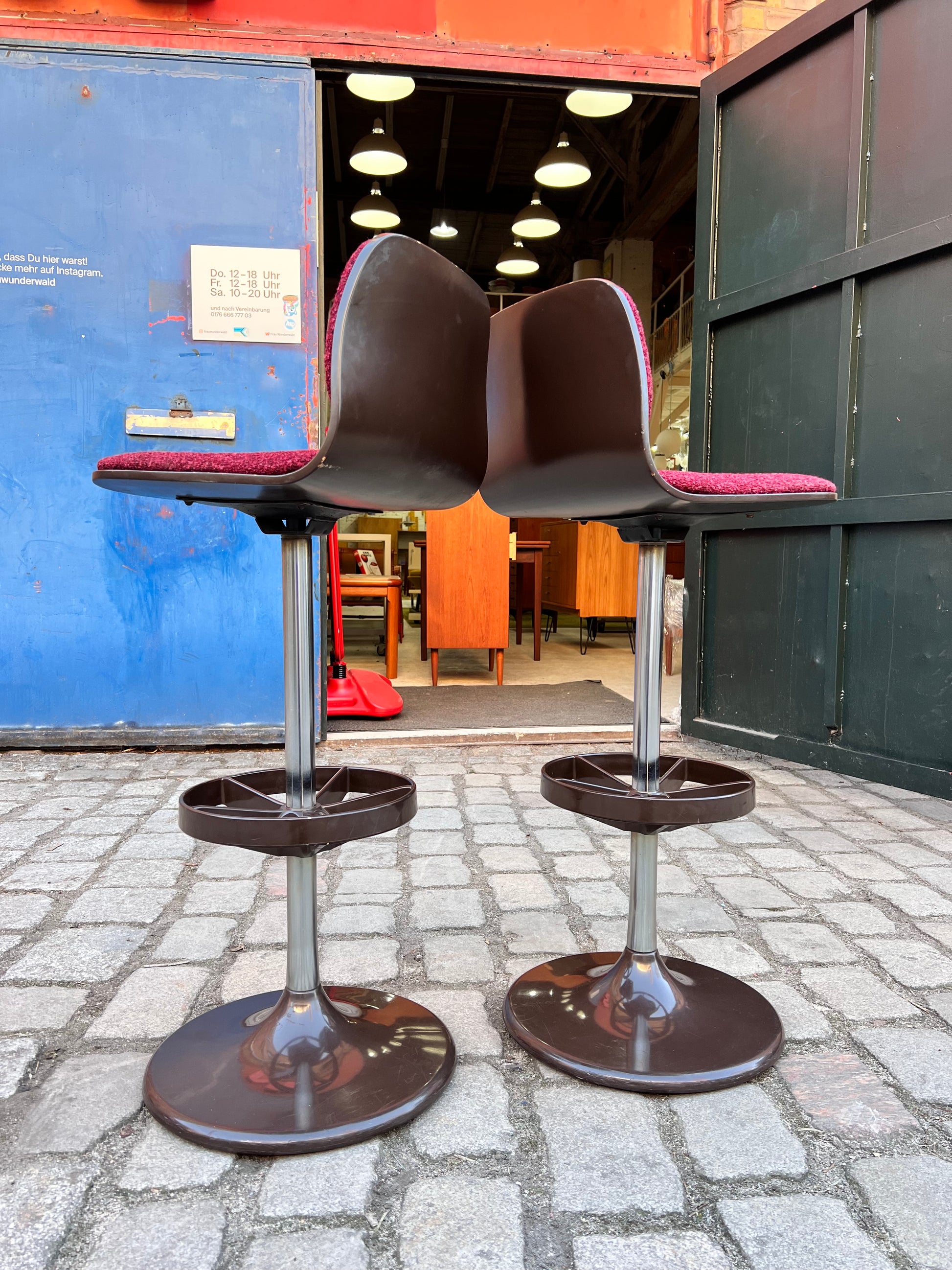 Barhocker braun rot neu bezogen