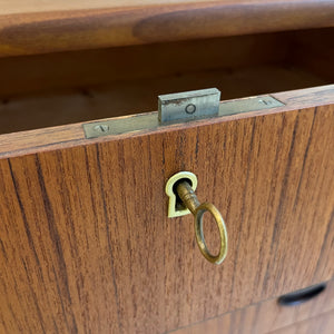 Kommode Teak mit Schloss aus Dänemark