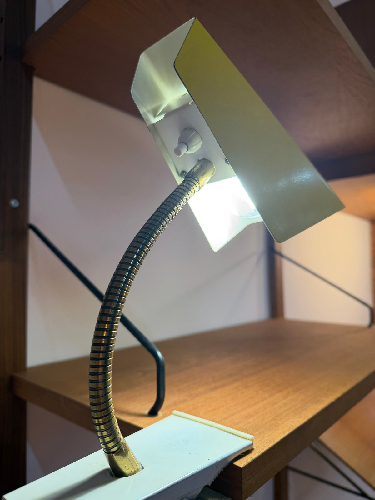 Klemmlampe gelb gold von HOSO (Hoffmeister & Sohn)
